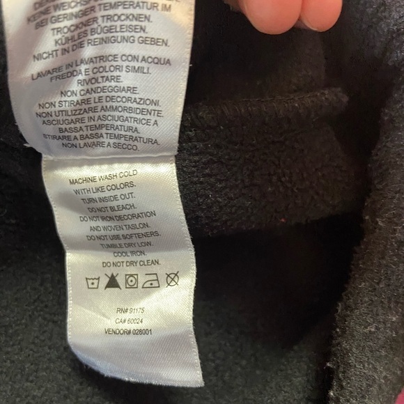 Fila Black Fleece Colorblock 1/4 Zip Pullover Sweatshirt - Picture 9 of 10